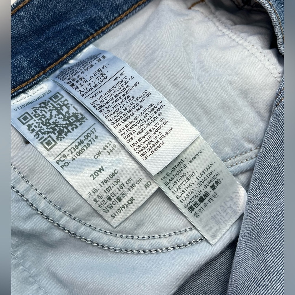 Levi's Sculpt Hypersoft Women's Classic Bermuda Shorts Mid Rise Size 20W - NWT - Picture 11 of 13